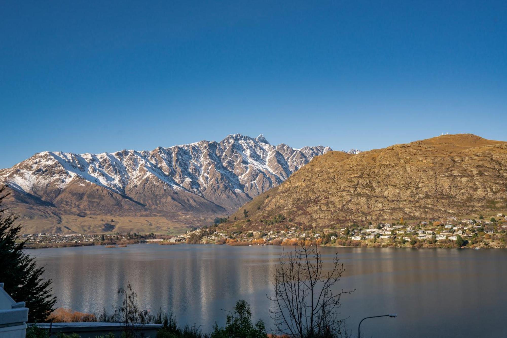 2-Bedroom Apartment With Lake & Mountain View - Beechwood ควีนส์ทาวน์ ภายนอก รูปภาพ